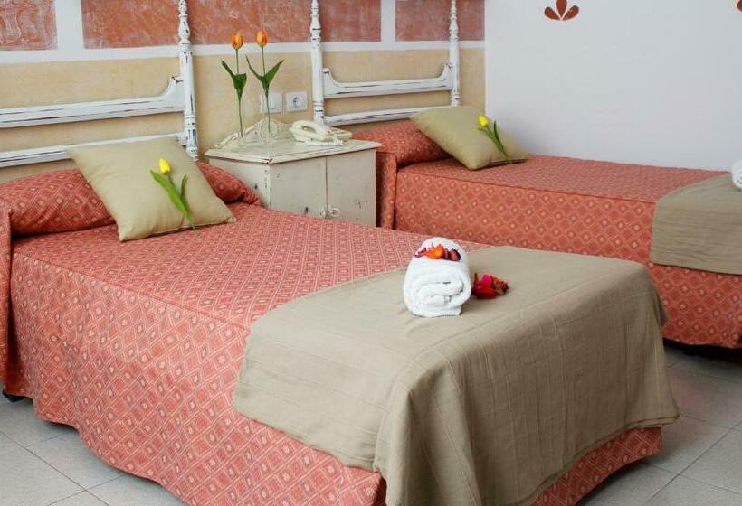 غرفة قياسية رباعية, 4dreams Hotel Chimisay