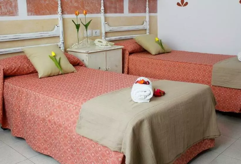 اتاق استاندارد چهار تخته, 4dreams Hotel Chimisay