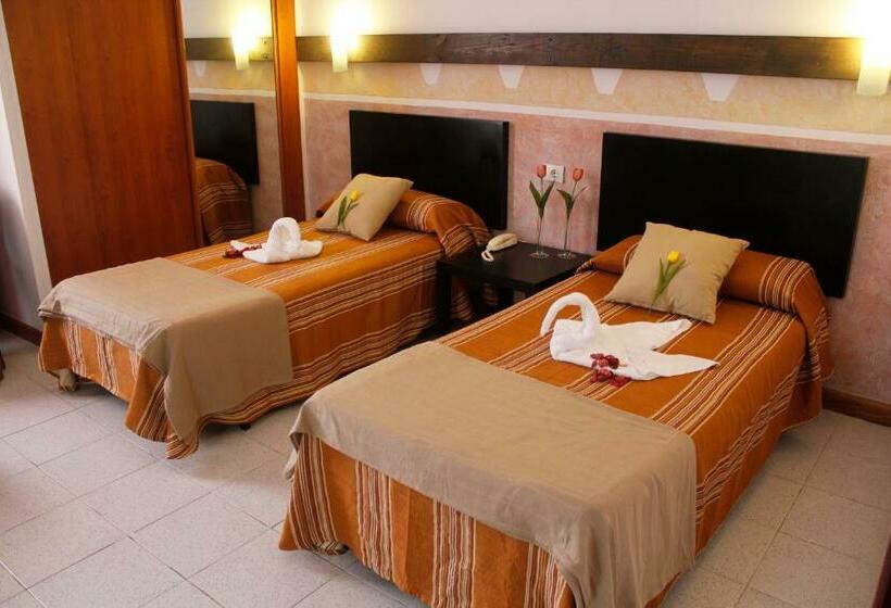 Четырехместный Номер Стандарт, 4dreams Hotel Chimisay