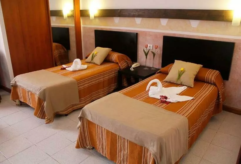 اتاق استاندارد چهار تخته, 4dreams Hotel Chimisay