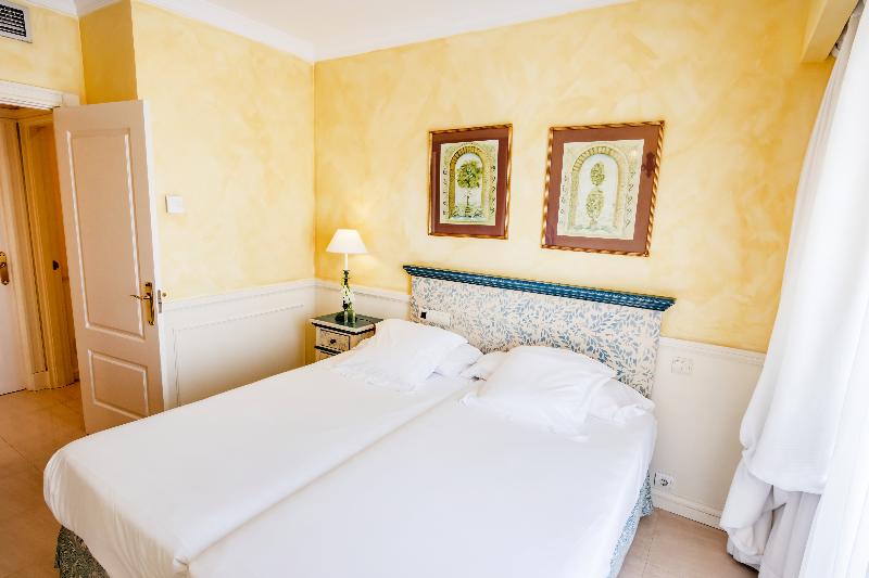 Апартаменты 3 Спальни, Guadalpin Suites