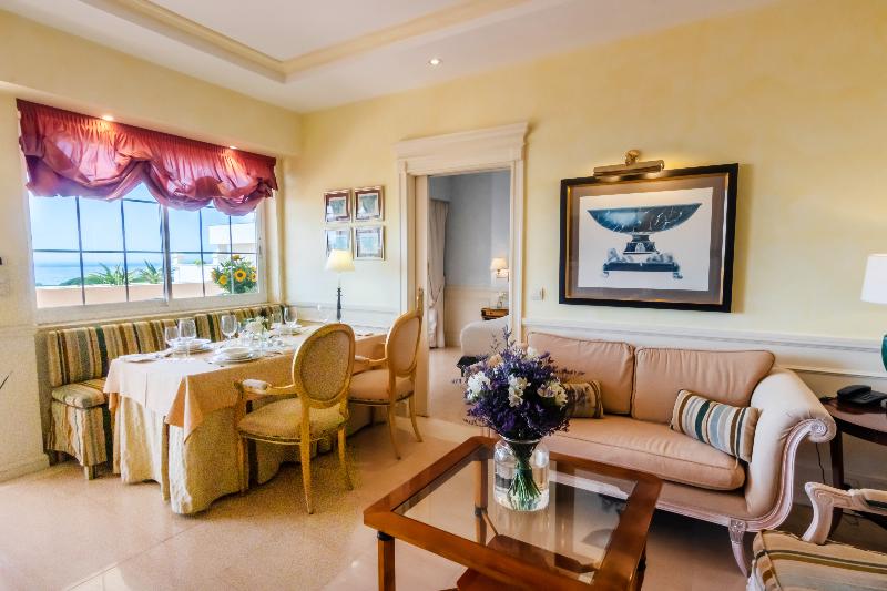 Апартаменты 2 Спальни, Guadalpin Suites