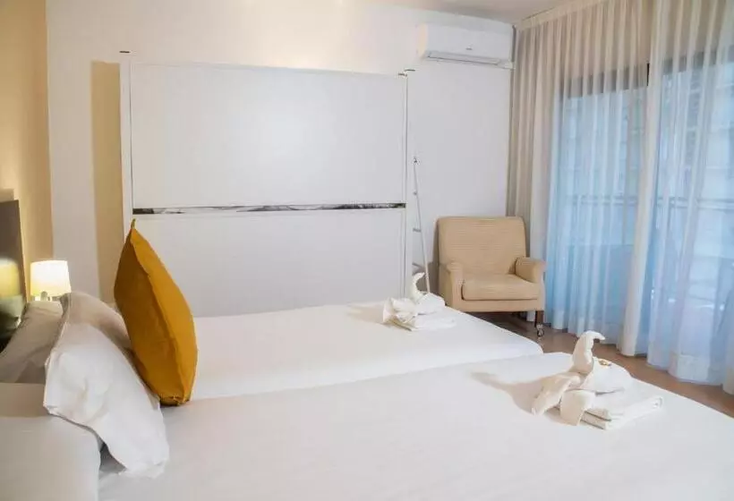 Chambre Standard Vue Mer Latérale, Adia Hotel Cunit Playa