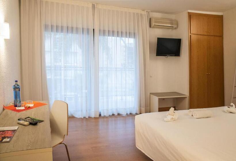 غرفة قياسية إطلالة جانبية علي البحر, Adia Hotel Cunit Playa