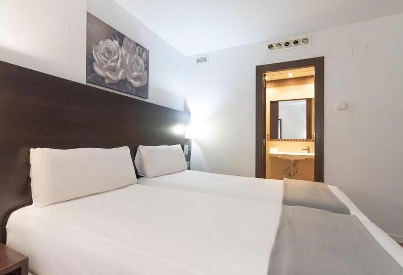 Номер Стандарт Трехместный, Alda Zaragoza Independencia