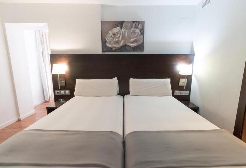 Номер Стандарт Трехместный, Alda Zaragoza Independencia