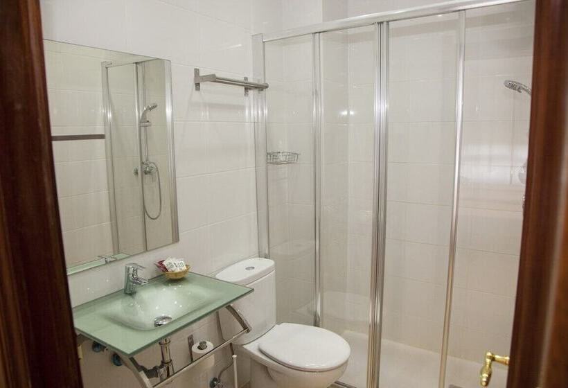 חדר סטנדרט לשלושה, Artxanda Bilbao, Parking Gratuito En El Exterior