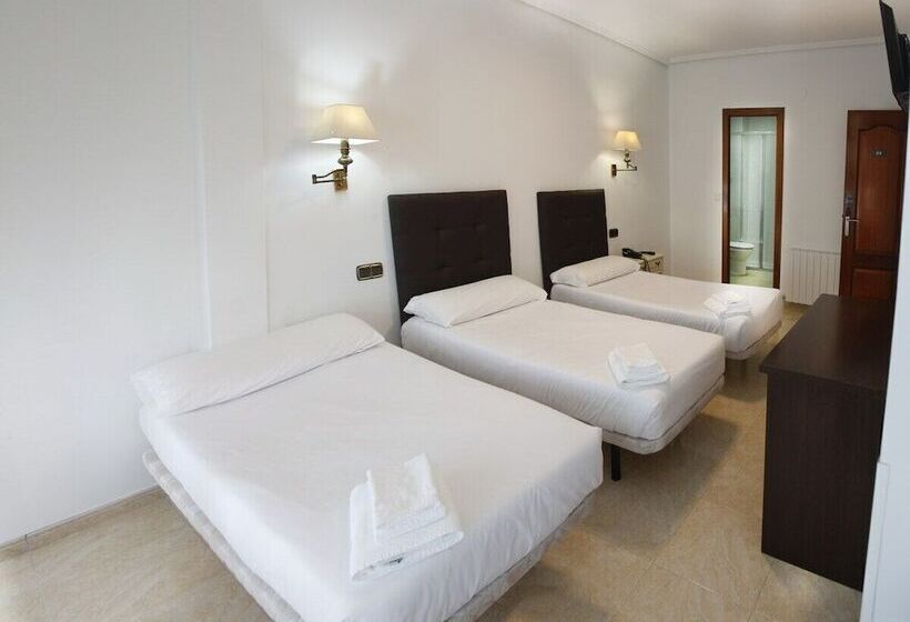 חדר סטנדרט לשלושה, Artxanda Bilbao, Parking Gratuito En El Exterior