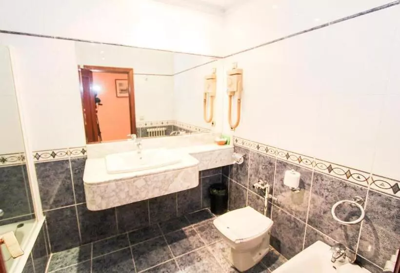 اتاق استاندارد سه نفره, Castellano Centro
