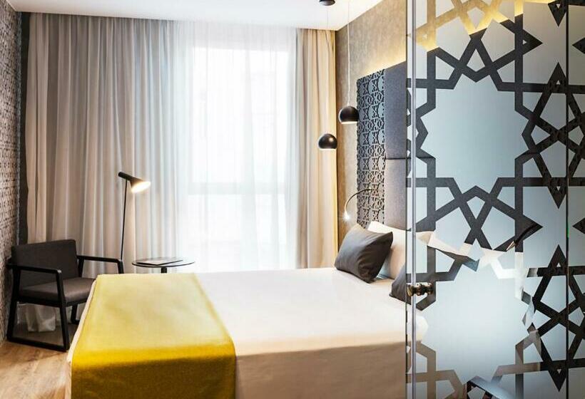 اتاق پرمیوم, Catalonia Giralda