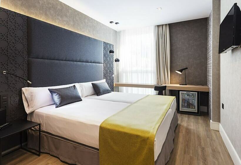 اتاق پرمیوم, Catalonia Giralda