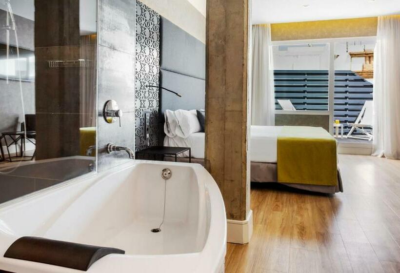Superior Room with Terrace, Catalonia Giralda