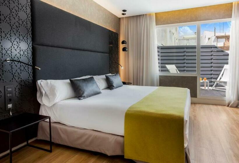Superior Room with Terrace, Catalonia Giralda