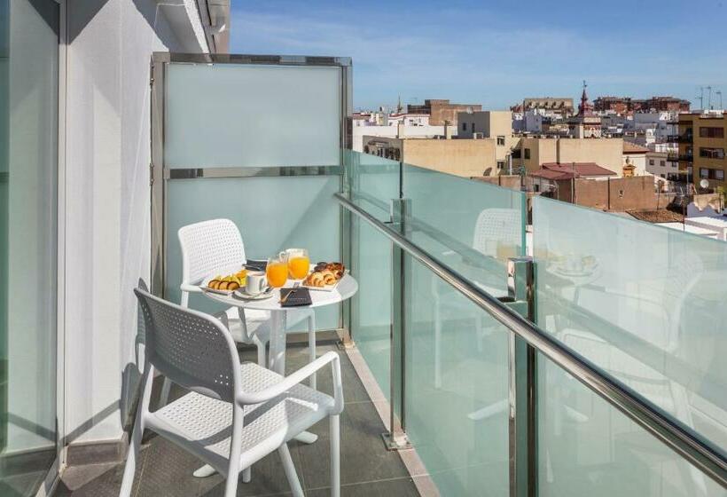 سوئیت جونیور با تراس, Catalonia Giralda