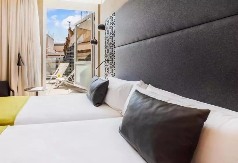 Premium room with terrace, Catalonia Giralda