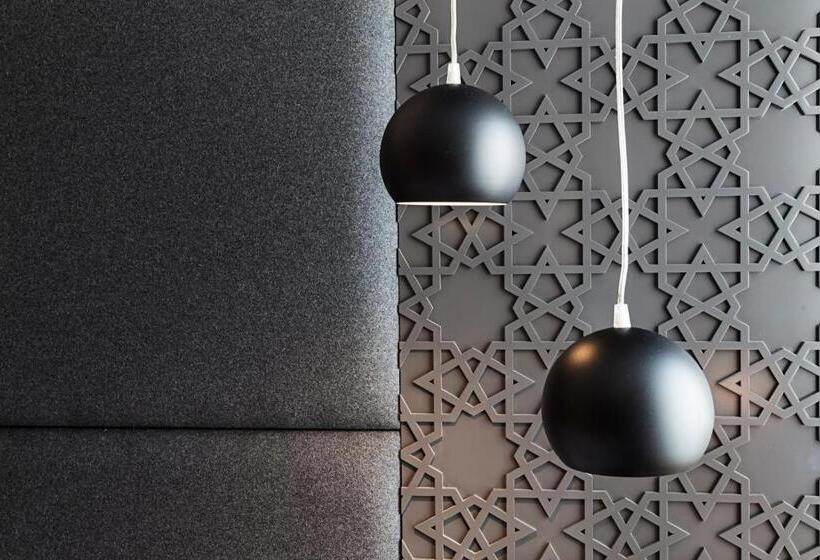 اتاق پرمیوم, Catalonia Giralda