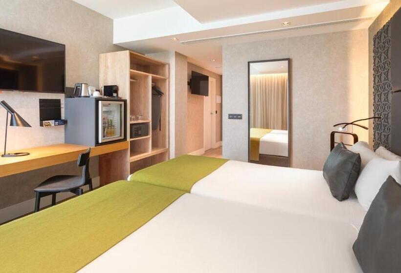 سوئیت جونیور با تراس, Catalonia Giralda