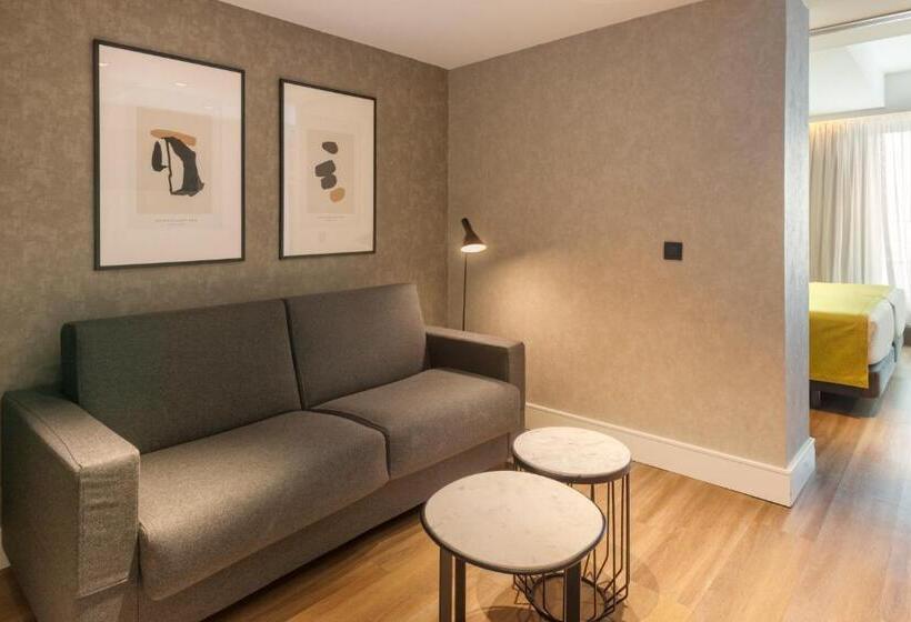 سوئیت جونیور با تراس, Catalonia Giralda