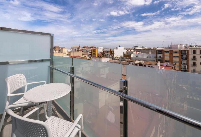 سوئیت جونیور با تراس, Catalonia Giralda