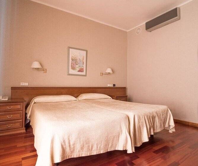 스탠다드 룸, Colón