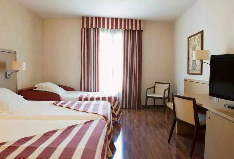 Habitació Triple Estàndard, Duran