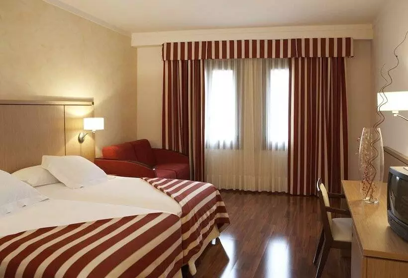 Habitació Triple Estàndard, Duran