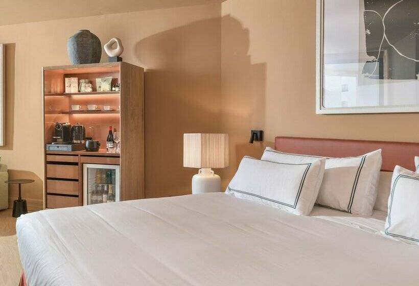 اتاق کلاسیک, El Fuerte Marbella