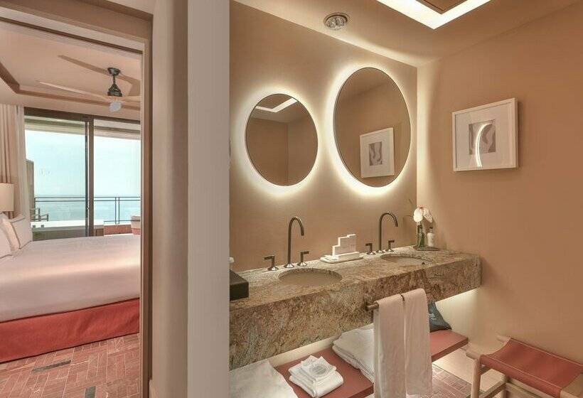 اتاق استاندارد با چشمانداز دریا, El Fuerte Marbella