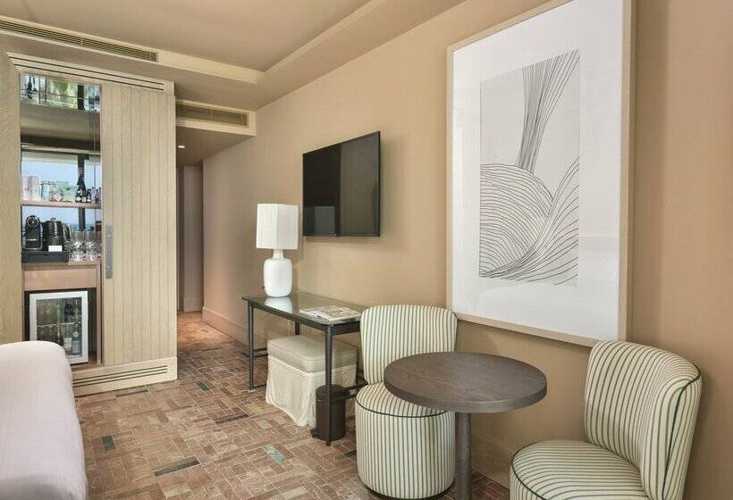 اتاق استاندارد با چشمانداز دریا, El Fuerte Marbella