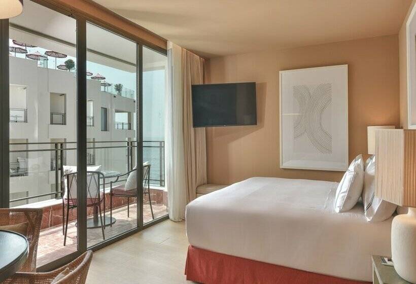 سوییت جونیور با چشمانداز جانبی دریا, El Fuerte Marbella