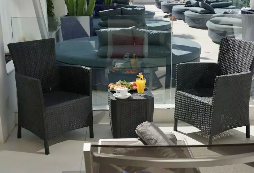 プールの見えるスーペリアルーム, Essence Hotel Boutique By Don Paquito