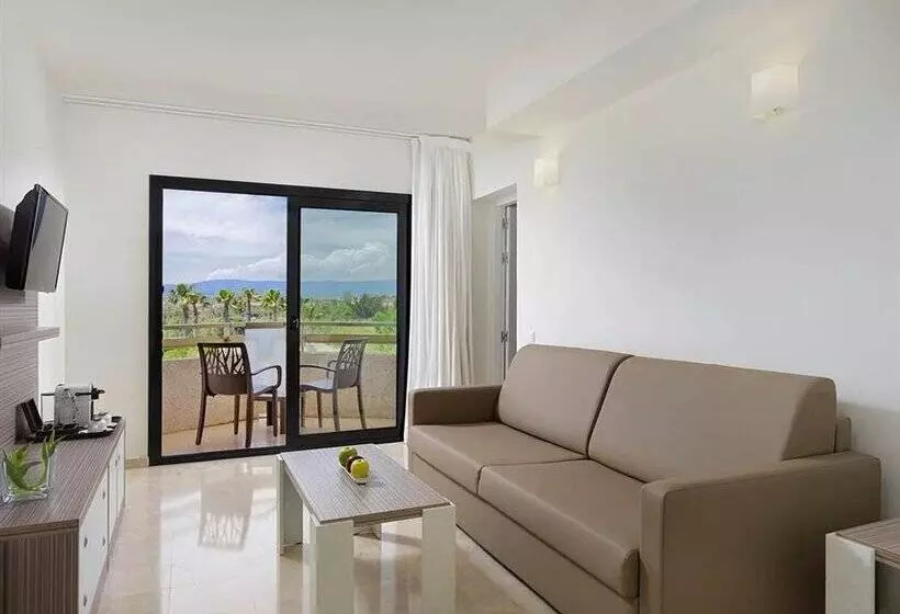 سوییت جونیور, H10 Cambrils Playa