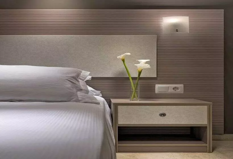 سوئیت خانوادگی اقتصادی, H10 Cambrils Playa