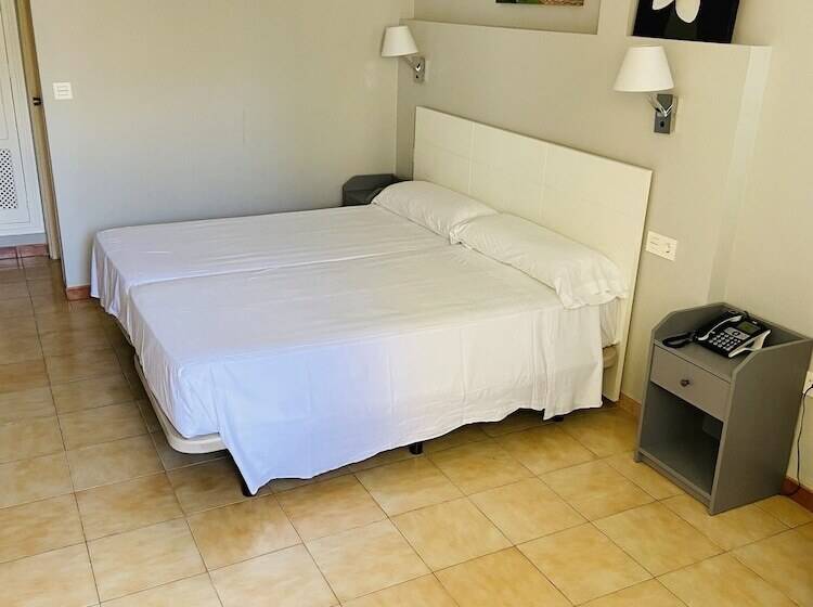 Номер Economy, Los Jazmines