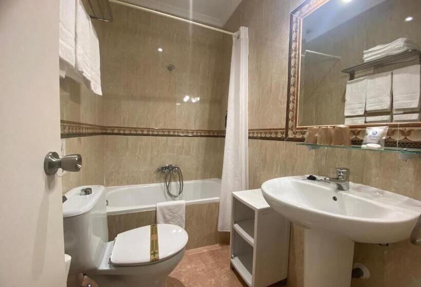 Номер Economy, Los Jazmines