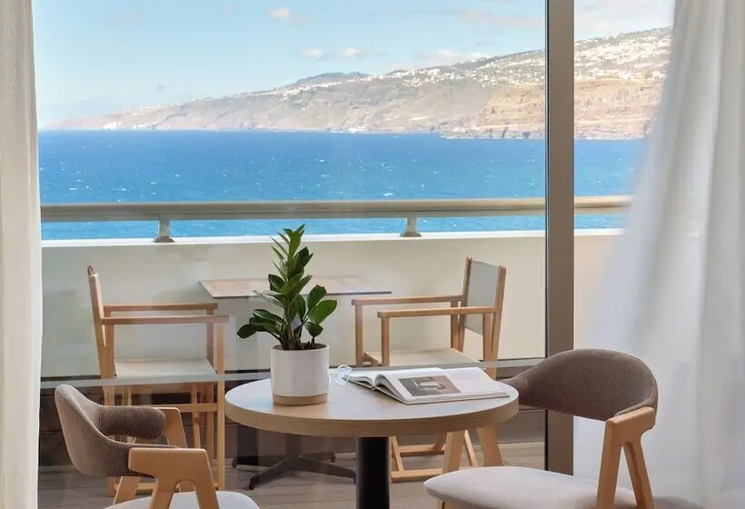 سوییت جونیور با چشم‌انداز دریا, Meliá Costa Atlantis Tenerife