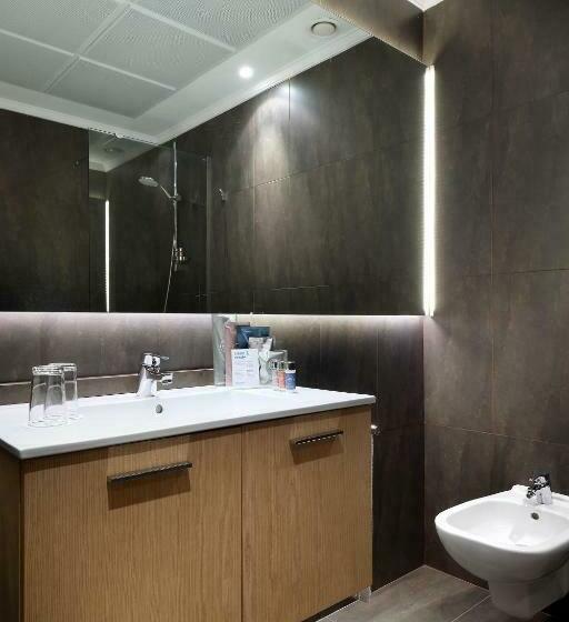 חדר משפחתי, Occidental Bilbao