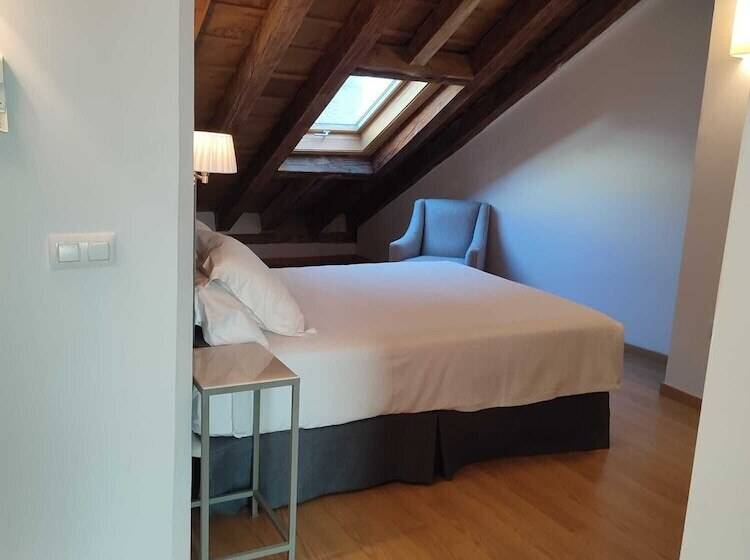 اتاق استاندارد, Simon