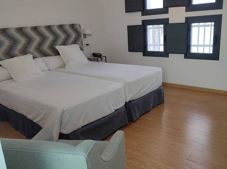 اتاق استاندارد, Simon