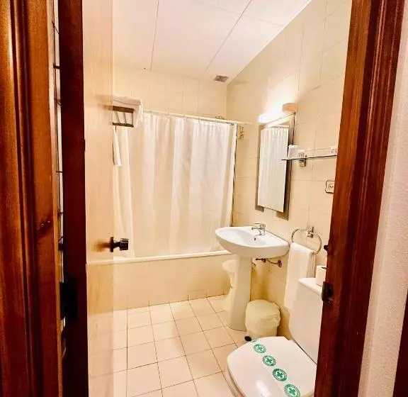 اتاق استاندارد یک نفره, Tortosa Parc