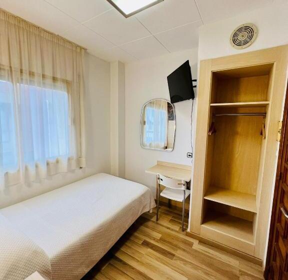 غرفة قياسية فردية, Tortosa Parc