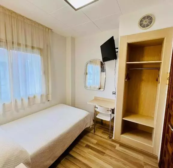 اتاق استاندارد یک نفره, Tortosa Parc