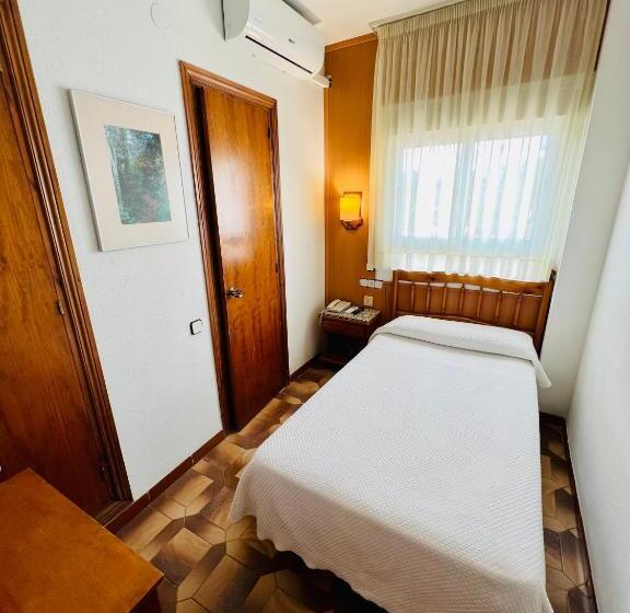 غرفة إقتصادية فردية, Tortosa Parc