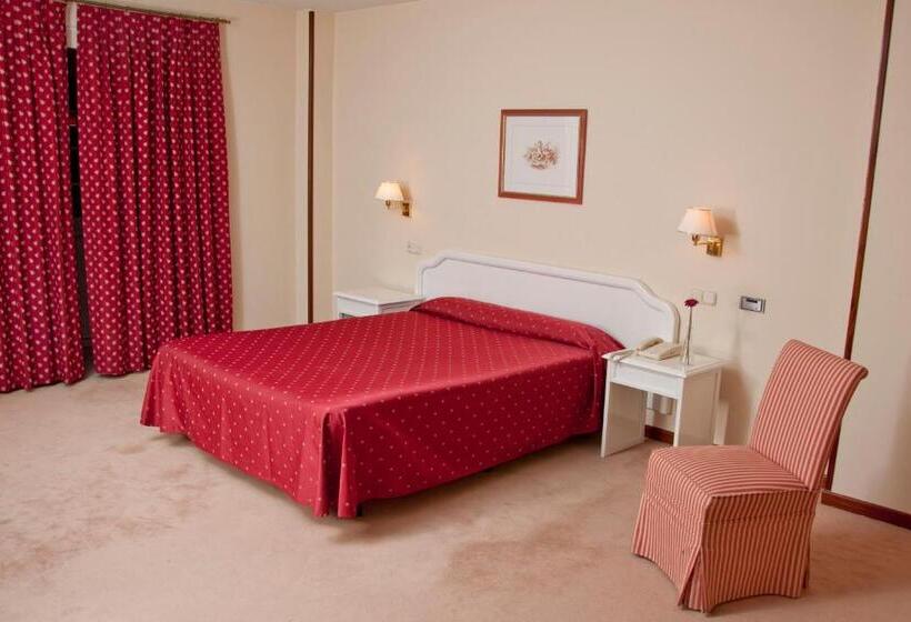 اتاق استاندارد یک نفره, Mlc Benavente