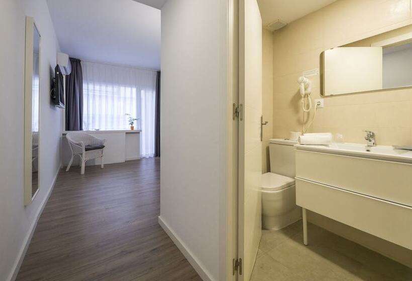 패밀리 룸, Victoria