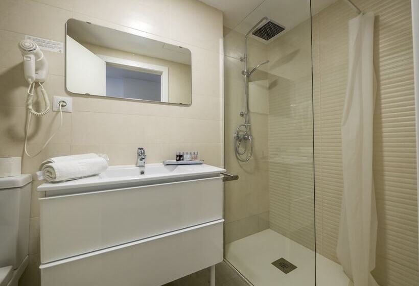 패밀리 룸, Victoria