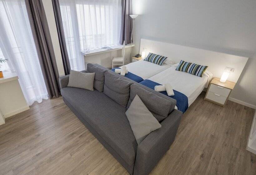 패밀리 룸, Victoria