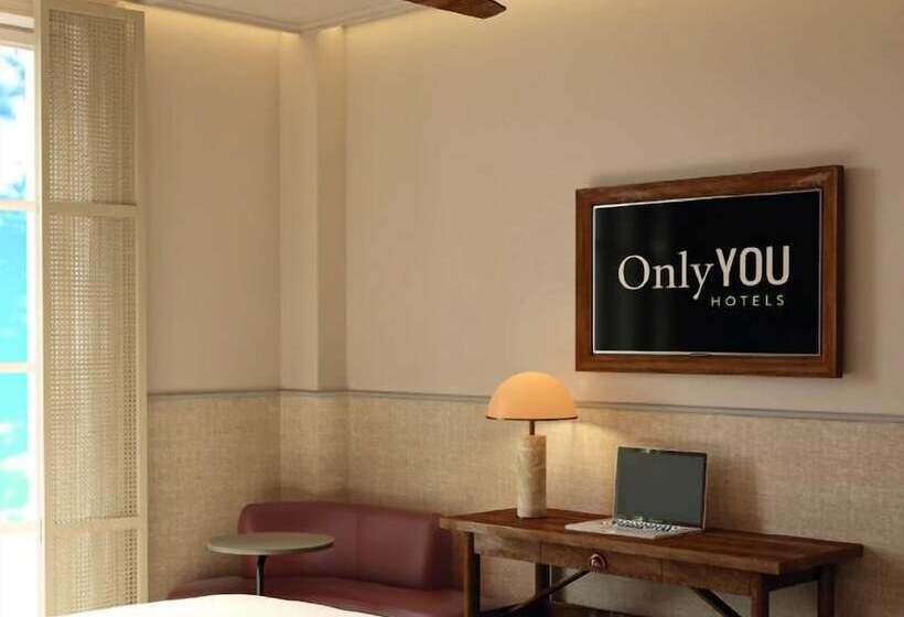 اتاق پرمیوم, Only You Hotel Sevilla
