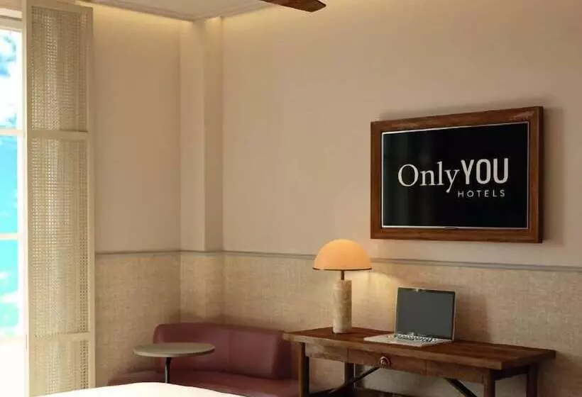 اتاق پرمیوم, Only You Hotel Sevilla