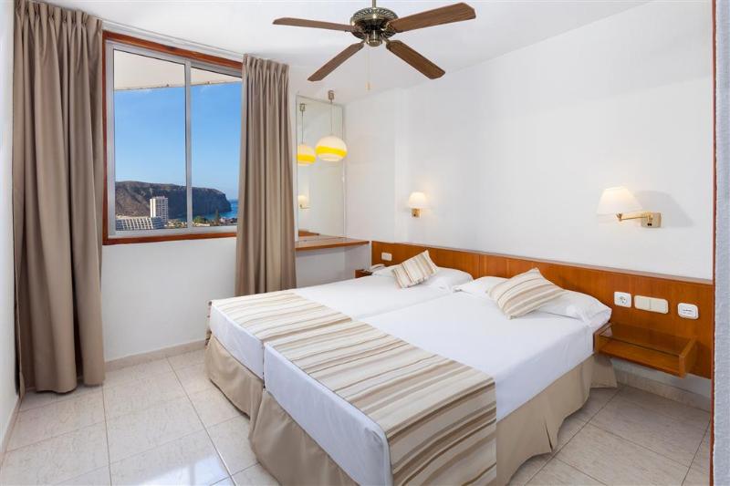 سوئیت جونیور پریمیوم, Only You Hotel Sevilla